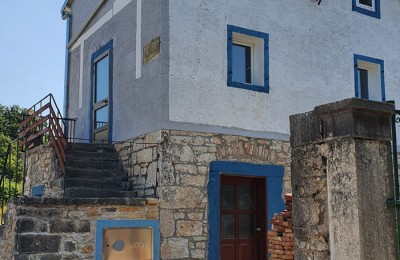 Višnjan – Circostante (2 km), Casa in Pietra Istriana alla Fine di una Fila, circa 70 m2